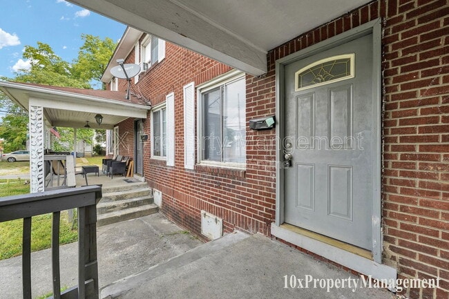 Building Photo - 530 S Terrace Ave