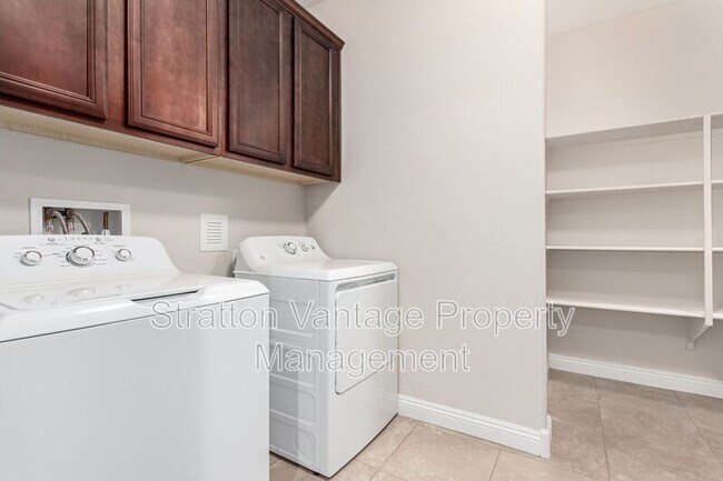 Building Photo - 5575 Cinder Brk Wy