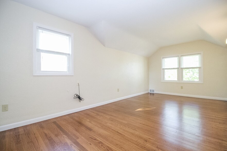 Building Photo - 2943 Escott Ave