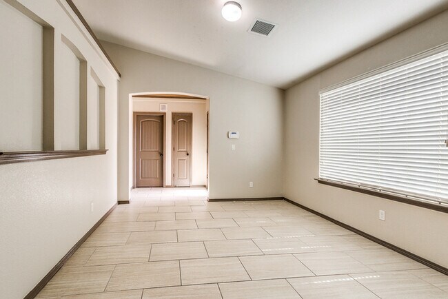 Building Photo - Home For Rent