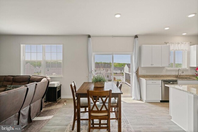 Building Photo - 35418 River Bend Dr