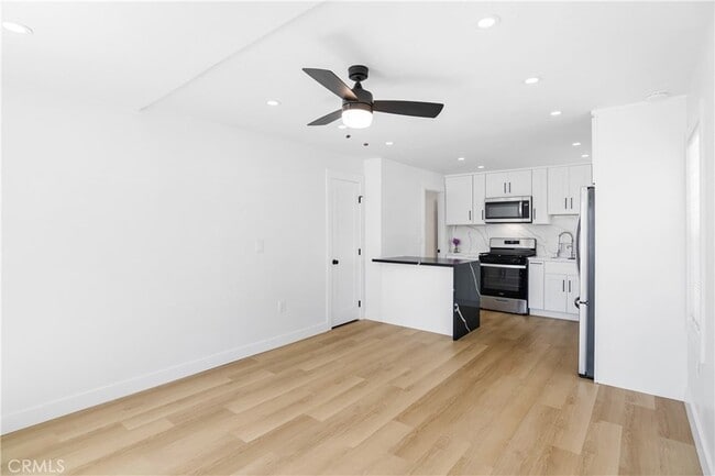 Building Photo - 274 Cliff Dr