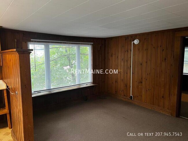 Building Photo - 32 Coombs St