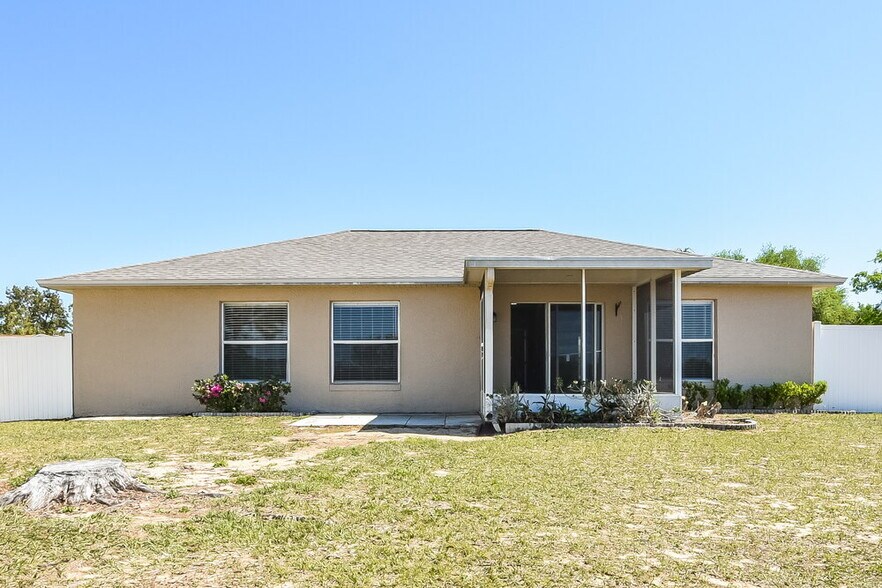 Building Photo - 11752 Foxglove Dr