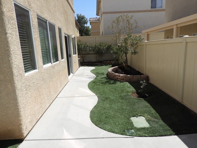 Building Photo - 989 Grand Cerritos Ave