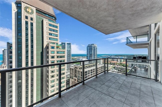 Building Photo - 275 1st Ave S