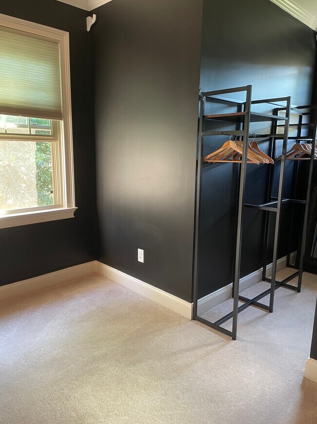 Building Photo - 5000 Wildeoak Trail