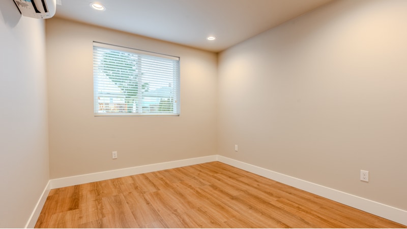 Building Photo - 2106 Oakes Ave