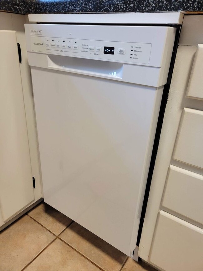 Building Photo - Beautiful 2-story home in Slatterly Park neighborhood!