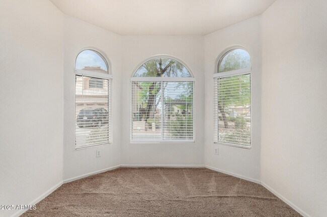 Building Photo - 2129 E Danbury Rd