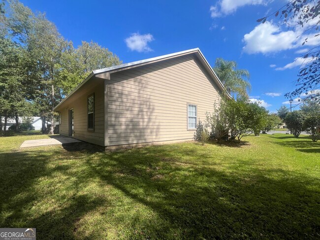 Building Photo - 106 Zinnia Ct