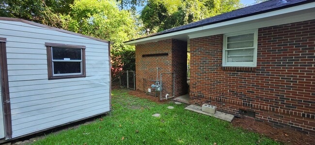 Building Photo - 3 bedroom home near base