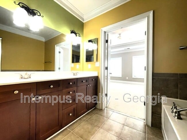 Building Photo - 1688 Mosaic Way