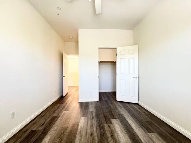 Building Photo - Modern two-story single-family home
