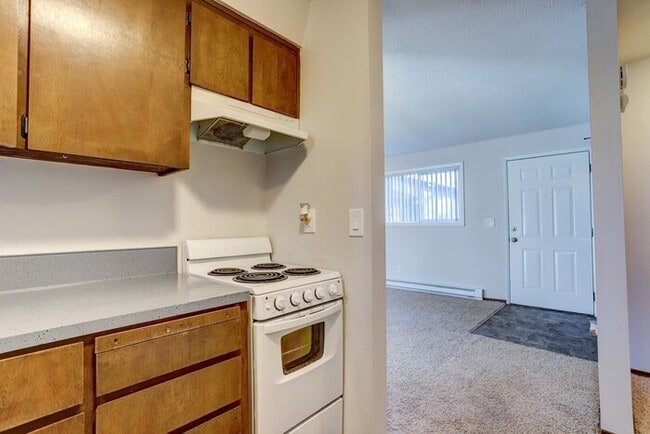 Building Photo - 1 Bed / Bath Available soon! Washer/Dryer in unit!