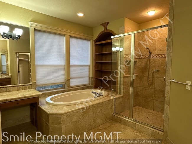 Building Photo - single house