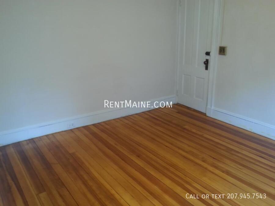 Building Photo - 14 Catell St