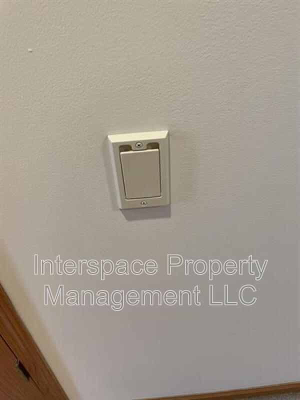 Building Photo - 125 Liberty Ln