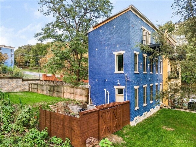 Building Photo - 320 Seitz St