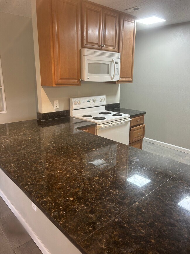 Building Photo - 401 Marshall Ct