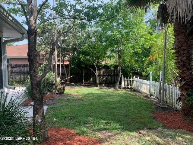 Building Photo - 7404 Amandas Crossing Dr N