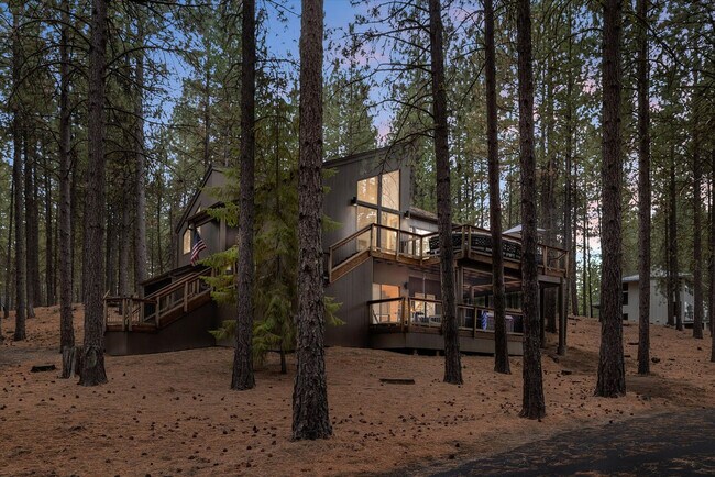 Building Photo - 70335 Sword Fern