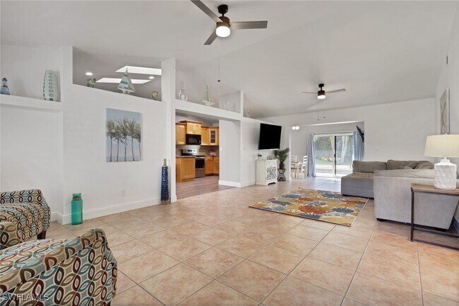 Building Photo - 1324 SW 1st Ave