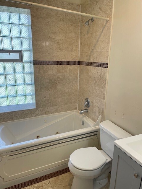 Building Photo - 2321 N Oak Park Ave