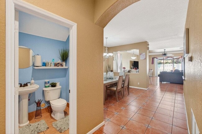 Building Photo - 5057 Sancerre Cir