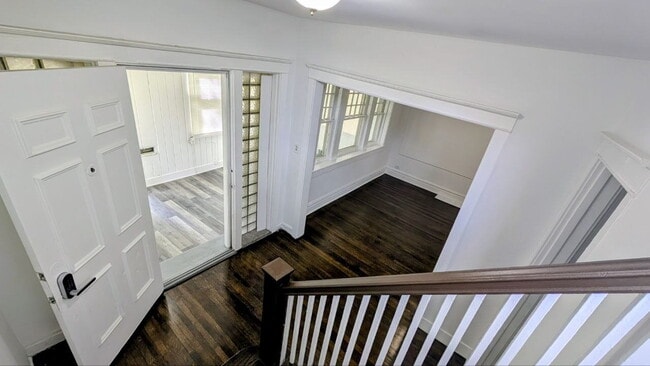 Building Photo - Updated 3-Bedroom | 1.5-Bath | Central AC | In-Unit Laundry – $1,800/month