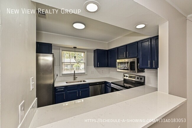 Building Photo - 8439 Country Oaks Rd