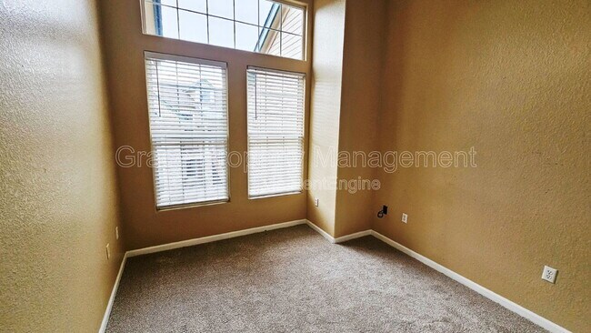 Building Photo - 4024 S Carson St