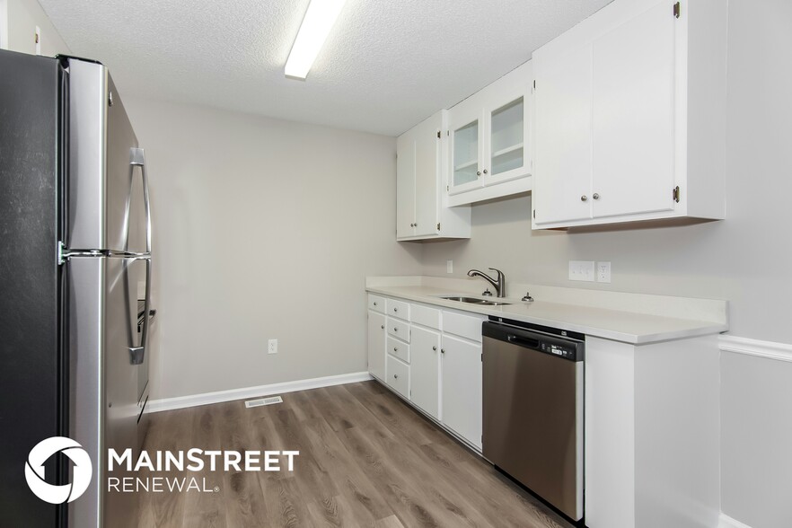 Building Photo - 1367 Hidden Valley Dr