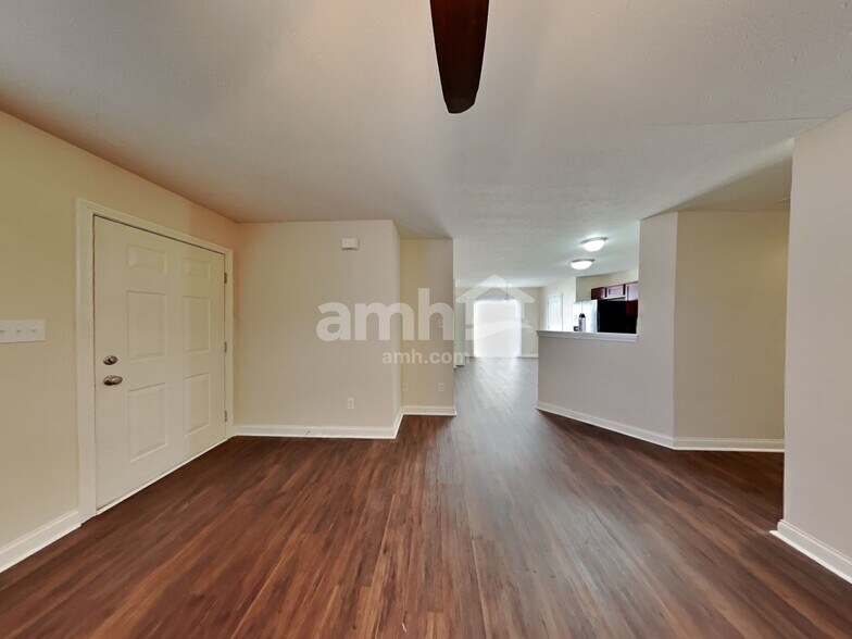 Building Photo - 681 Bridgebend Run