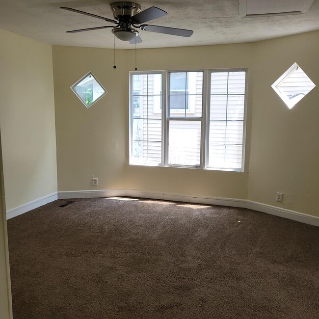 Building Photo - 438 S Powell Ave