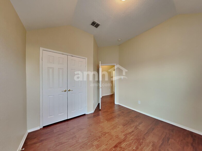 Building Photo - 9812 Sparrow Hawk Ln