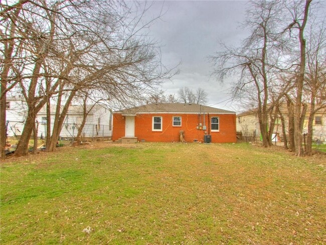 Building Photo - 1716 SW 18th St