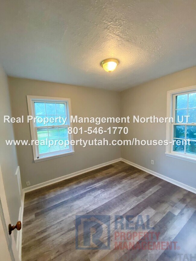 Building Photo - 3 Bedroom 1.5 Bath Ogden Home available now