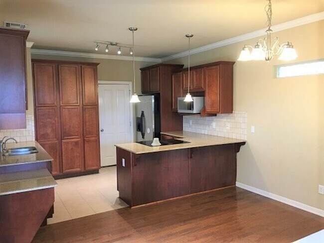 Building Photo - BEAUTIFUL HOME IN GREAT LOCATION!