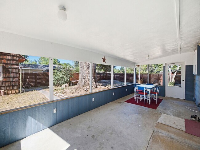 Building Photo - 1816 Orchard Pl