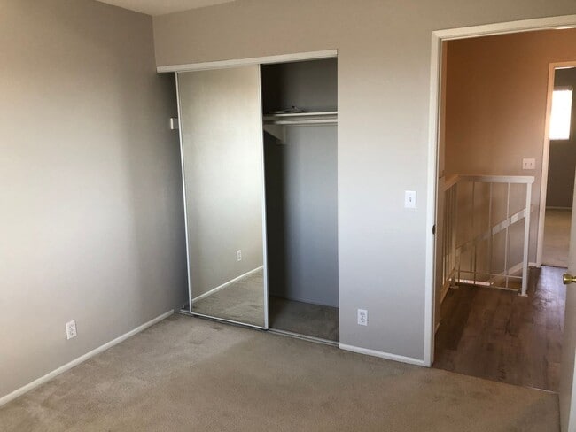Building Photo - Wonderful 3 Bed, 1.5 Bath Upgraded Condo with Lots of Amenities