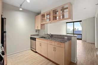 Building Photo - 1267 S Michigan Ave