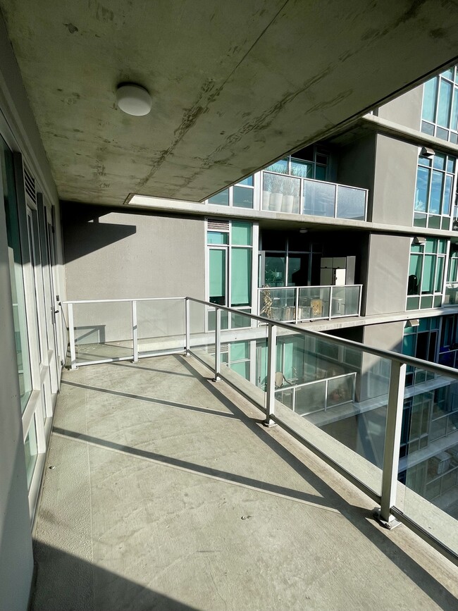 Building Photo - 1080 Park Blvd