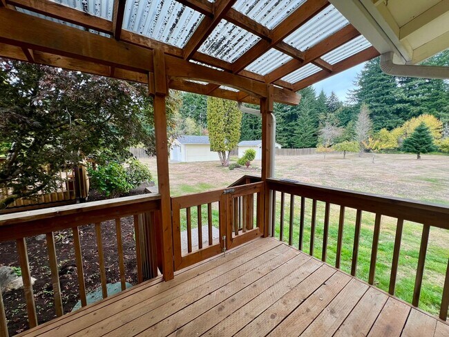 Building Photo - Spacious Home with Outbuildings on 2.3 Acres