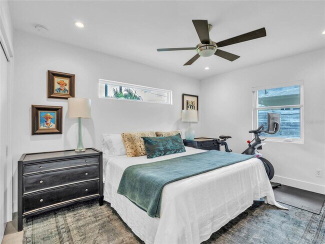 Building Photo - 4021 21st Ave N