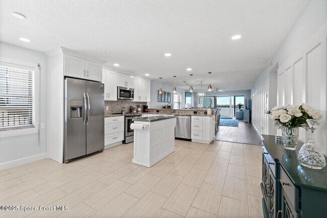 Building Photo - 3609 S Banana River Blvd