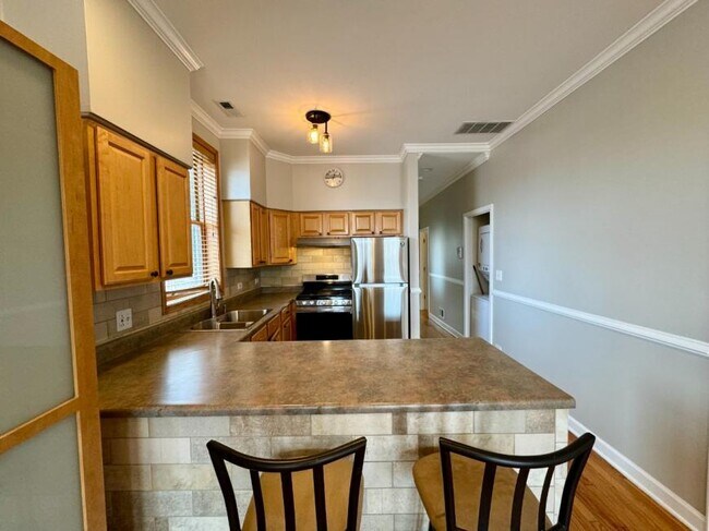 Building Photo - 2 bedroom in Chicago IL 60622
