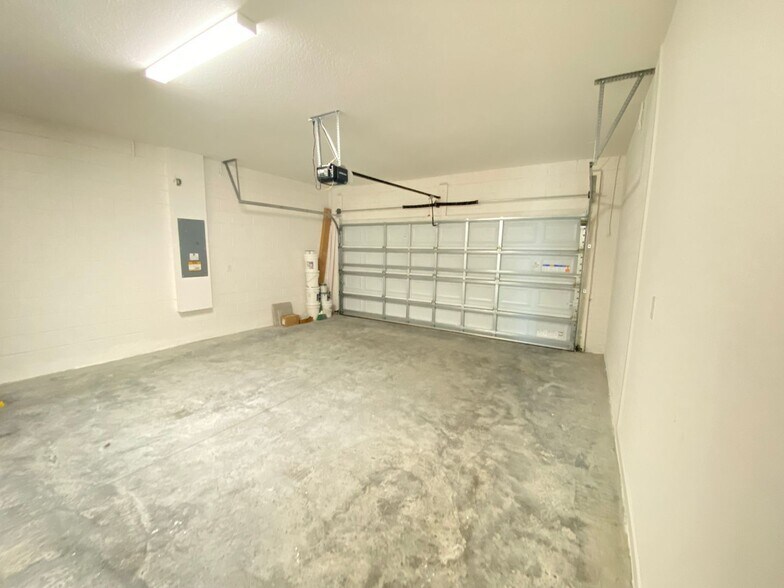 Building Photo - 1273 Hendon Lp