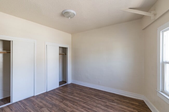 Building Photo - 1840 Glendale Blvd