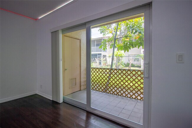 Building Photo - 8401 Royal Palm Blvd